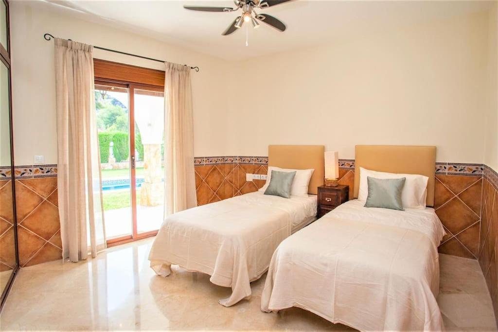 Summer Offers! Fabulous Luxury Villa Near The Beach Sleeps 8 Benalmadena Ngoại thất bức ảnh